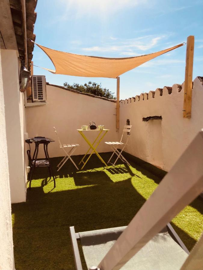 Appartement Au Dernier Etage Avec Terrasse Et Belle Vue Sur Nature Environnante Roujan 外观 照片